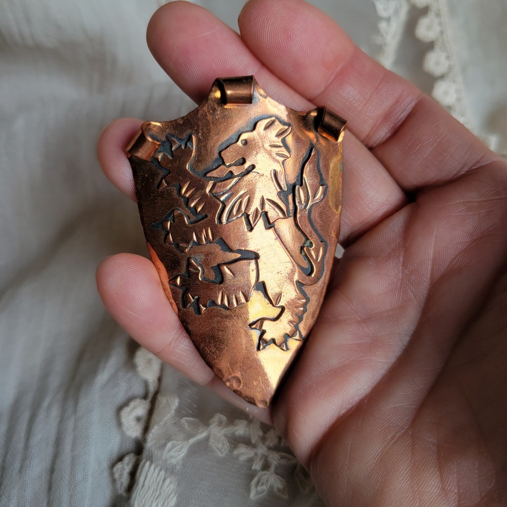 Vintage 1960s Copper Heraldic Lion Rampant Shield Brooch Pendant Ren Faire Lapel - Picture 2 of 8